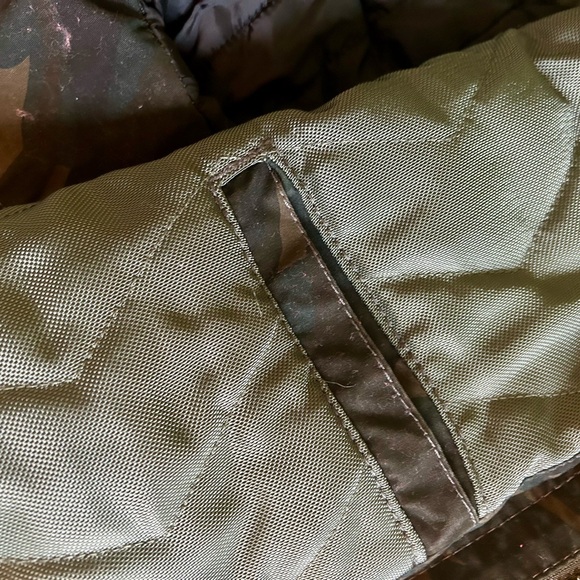 Stylish Heavy Duty Camo Jacket - Picture 6 of 7